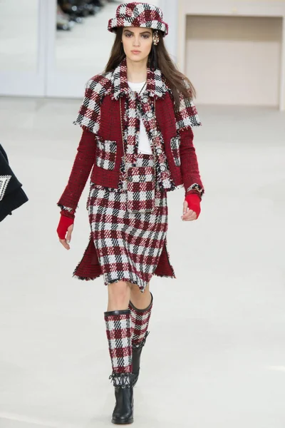 Look 24